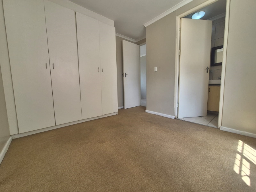 To Let 1 Bedroom Property for Rent in Muizenberg Western Cape